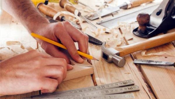 如何確保工程按期完工？